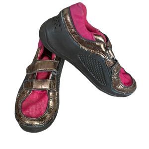 •AVON• pink & brown mesh/Velcro summer sneakers in size 1